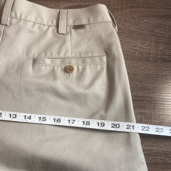 EUC Mens IZOD Pleated Khaki Cuffed Pants Size 32x30 - Picture 9 of 10